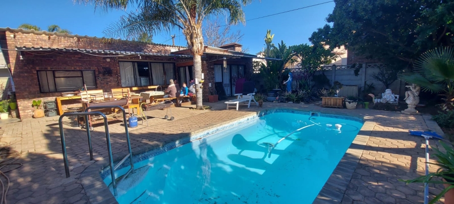 4 Bedroom Property for Sale in West Bank Western Cape